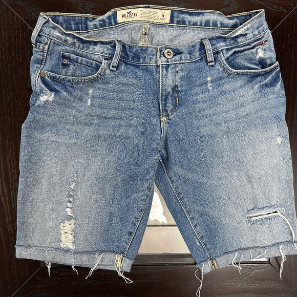 Hollister Pants - *HOLLISTER* Junior's Light Wash Denim Bermuda Shorts Size 5